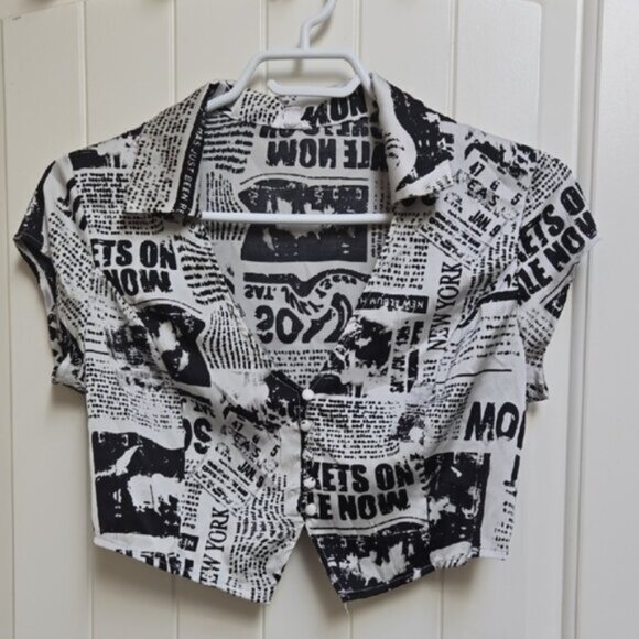 Garage Short Black and White Newspaper print Button Down Shirt Extra Small - Picture 1 of 5